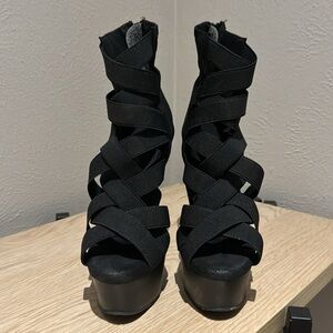 Pleaser Delight-600-24 size 8